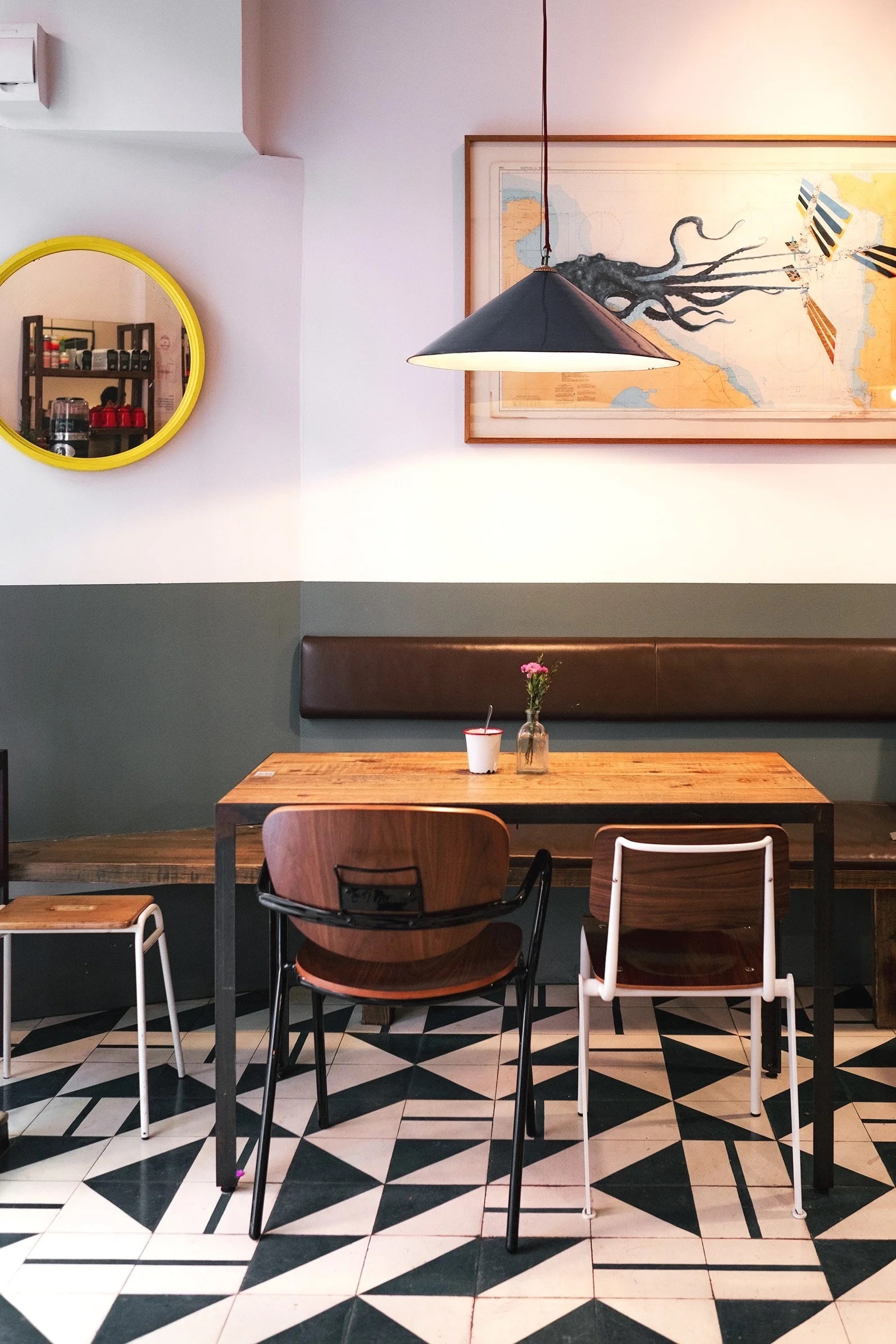 Caravelle - Cafe in El Raval, Barcelona