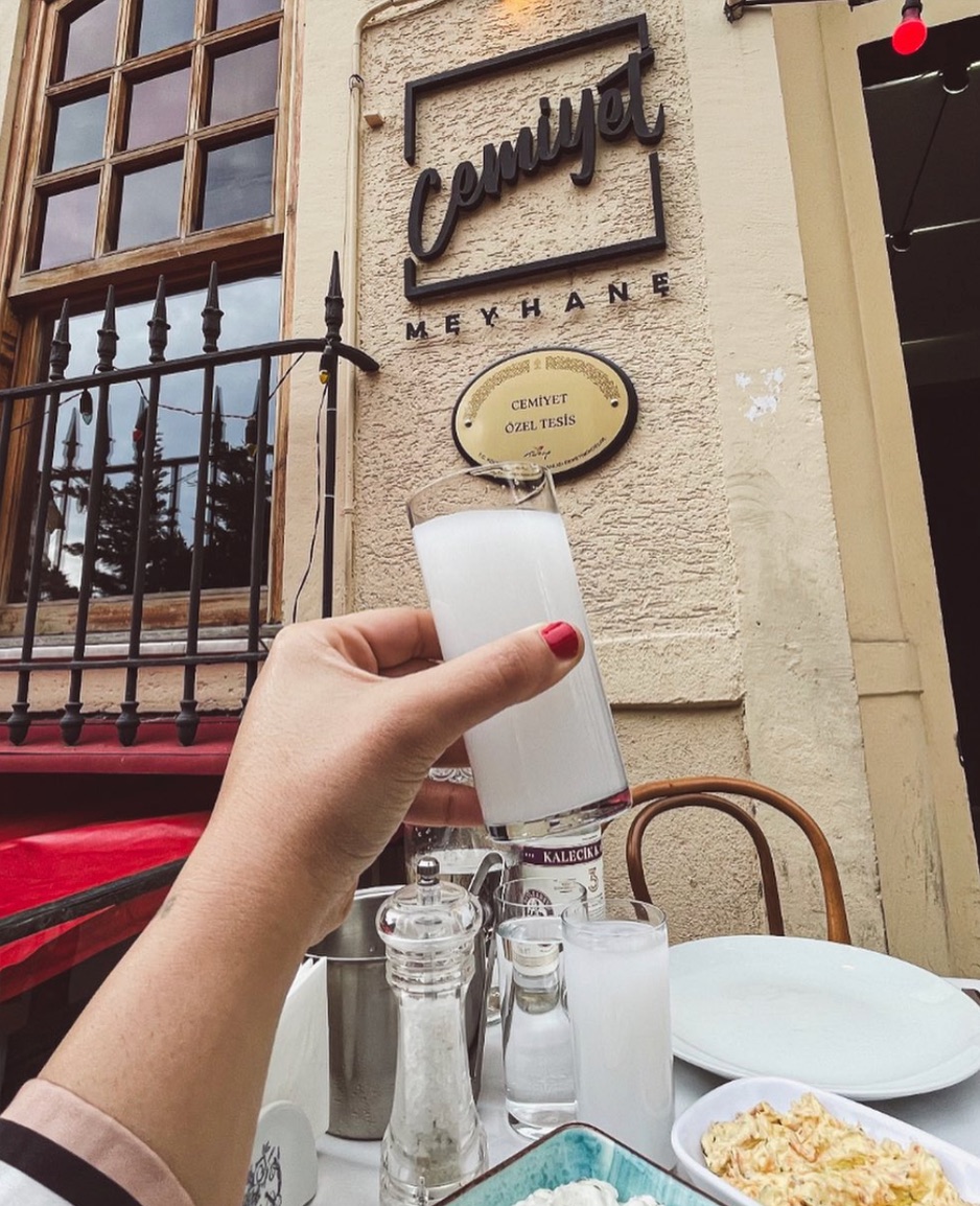 Cemiyet Meyhane, Restaurant à Beyoğlu, Istanbul