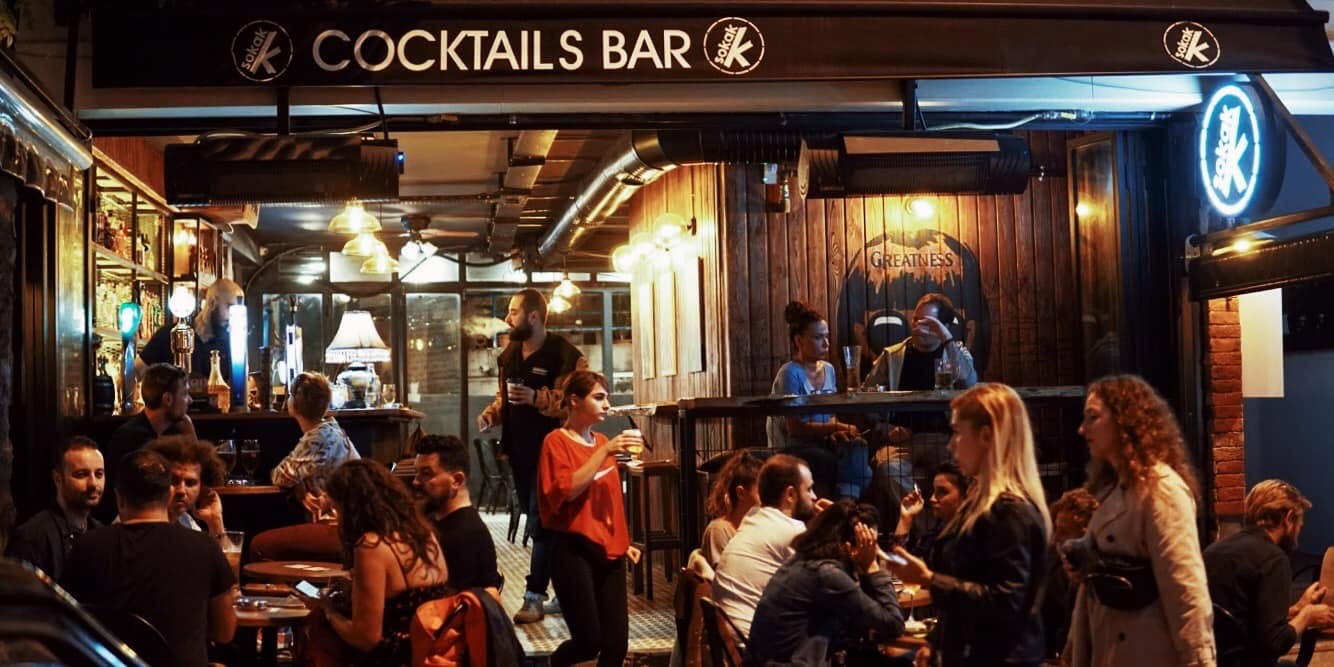 Kadıköy Sokak Cocktail Bar - Bar in Kadıköy, Istanbul