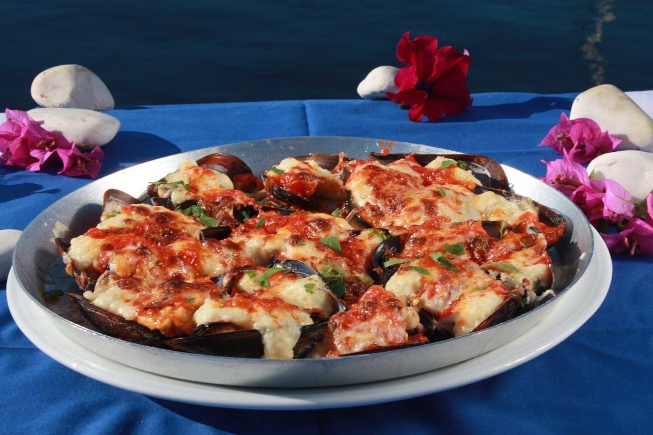 Midyeci Şehmus Usta'nın Yeri, Restaurant à Gündoğan, Bodrum