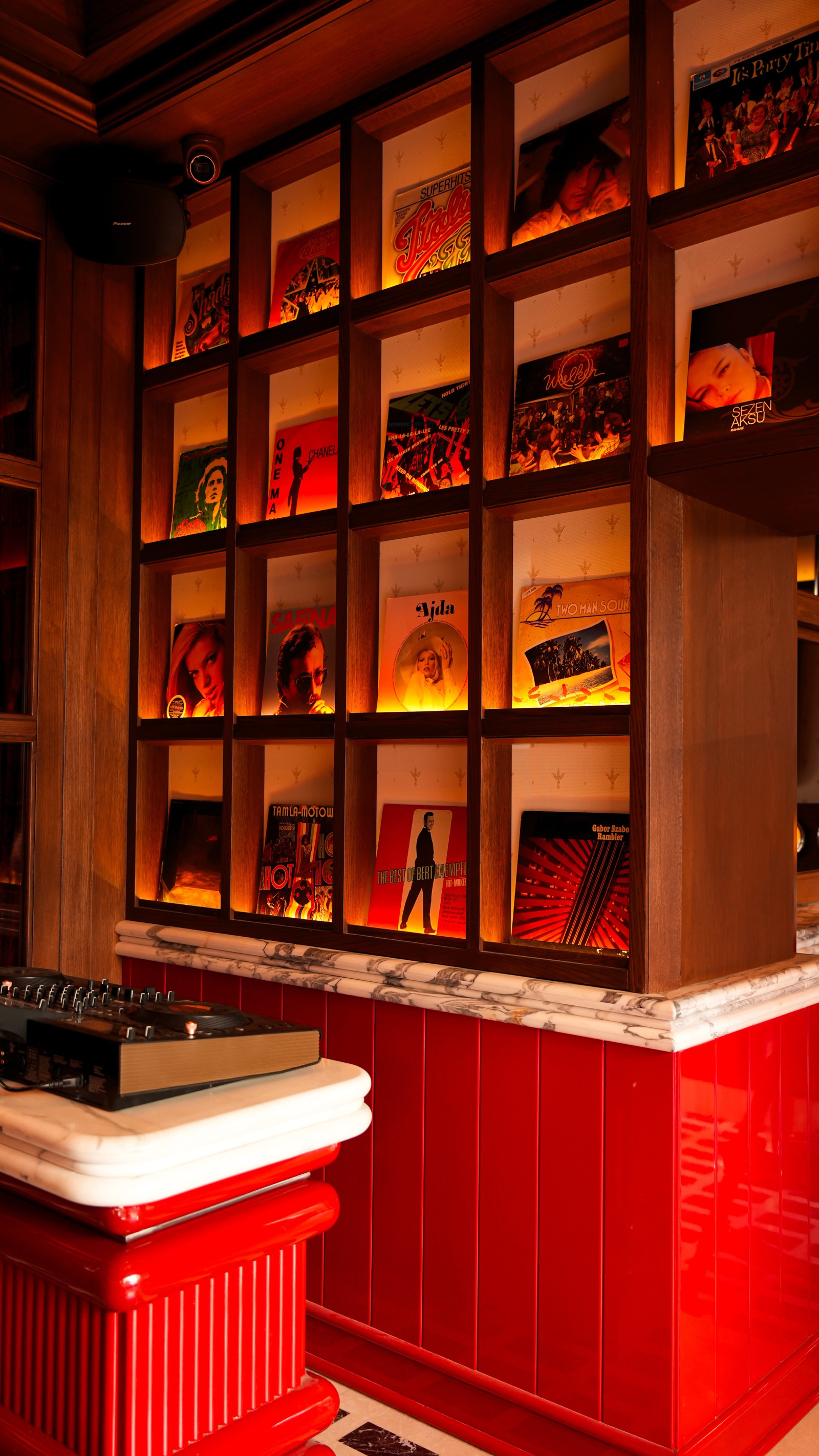 Tiny Drinkery House - Bar in Akaretler, Istanbul